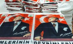 Bursa Osmangazi'den vatandaşlara Türk bayrağı