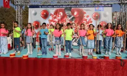 Kocaeli'de minikler Cumhuriyet'i coşkuyla kutladı