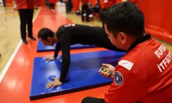 Bursa'da itfaiye eri olabilmek için ter döktüler