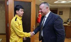 Kocaelisporlu Efe'den Başkan Büyükakın’a ziyaret