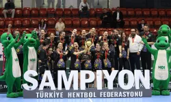 Hentbolde Türkiye Kupası Bursalı kadınların