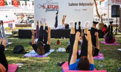 İzmir Bornova’da kitapların ışığında renkli şölen