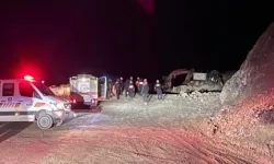 Sivas'ın Divriği'ndeki göçükte arama çalışmaları sürüyor