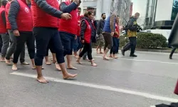 İzmir'de çıplak ayaklı protesto!