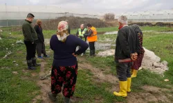 Antalya Büyükşehir'den sel felaketinde çiftçilerin yanında