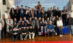 Çayırova'nın genç dev adamları Kocaeli ikincisi oldu