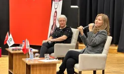 İstanbul Bakırköy'de Müge İplikçi söyleşisi
