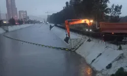 İzmir Büyükşehir ekipleri de sağanak seferberliğinde