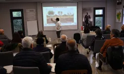 İzmir Efes Selçuk'ta üreticilere zeytin budama eğitimi