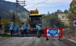 Mersin Büyükşehir, yatırımlarıyla yolları yeniliyor