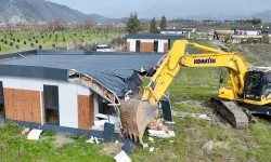 Muğla'da Ortaca Belediyesi kaçak yapılara müdahale etti