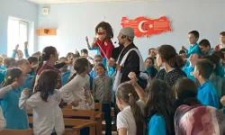 Sakarya'da 'Akça' çocuk tiyatrosu miniklerle buluştu