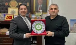AÇÜ Rektörü Prof. Dr. Aydın'dan Kars Gençlik Spor'a ziyaret