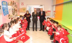 Çayırova'daki çocuk kulüplerinde bayrak coşkusu