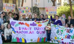 İzmir'de 8 Mart dayanışma noktaları kadınlarla buluştu