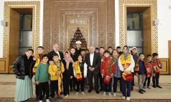 Kayseri protokolü teravihde halkla buluştu