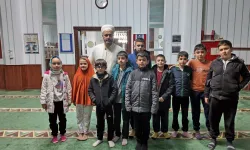 Kayseri Talas'ta ilk teravihte çocuk coşkusu