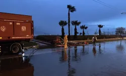 Lodos İzmir Körfezi'ni yükseltti