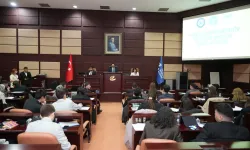 Eskişehir'de gençler meclis kürsüsünde