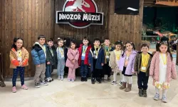 İstanbul'da kreş öğrencileri, dinozor ve oyuncak müzesini ziyaret etti
