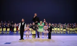 Denizli'de 23 Nisan etkinlikleri miniklerle başladı