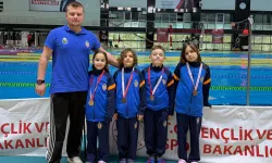 İnegöllü minik yüzücülerden 18 madalyalık gurur