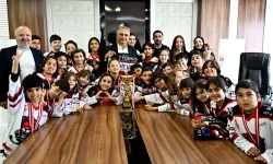 Antalya Muratpaşalı sporculardan Başkan Uysal'a ziyaret