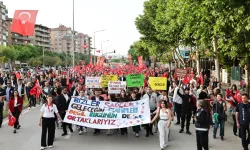 Bursa Nilüfer'de binler Cumhuriyet için yürüdü