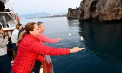 Dilekler Akdeniz'in mavi sularına bırakıldı
