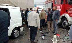 Sakarya'da itfaiye aracı, tır ve 3 araca çarptı!