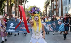 20. Uluslararası Halk Dansları Festivali kortejle başladı
