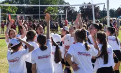 Bursa Osmangazi'de Mini Voleybol Şenliği coşkusu