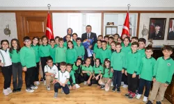 Trabzon'da Başkan Genç'ten minik misafirlerine maç sözü!