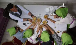 Erzurum'da koruma altındaki çocuklardan aşure geleneğine anlamlı katkı