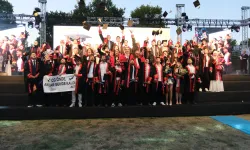 GTÜ'de mezuniyet coşkusu... Bin 480 öğrenci diplomalarını aldı