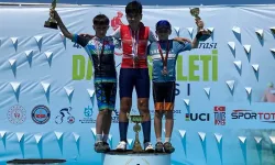 Güreşte ve bisiklette Sakaryalı sporcular madalyaları topladı