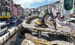 Ordu'da Bülbül Deresi üzerindeki köprü yenileniyor