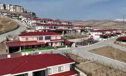 Elazığ'da 371 Ahıska Türkü aileye yeni konut ve kimlik kartı