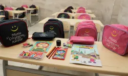 Karatay'da 9 bin öğrenciye çanta ve kırtasiye seti hediyesi