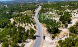 Mersin Gülnar'da yol ağı güçleniyor