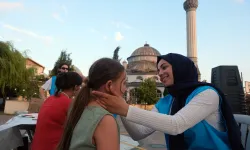 Sakarya'nın mahallelerinde Yeniköylü çocuklar neşelendirildi