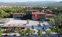 Bursa İnegöl'den bin 650 öğrenciye 3,3 milyon TL'lik kırtasiye desteği