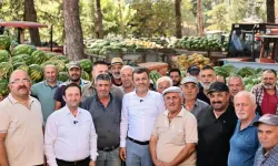 Denizli'de üreticinin karpuzu ihtiyaç sahibine ulaştırılıyor