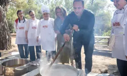 İzmir Bornova'da kadın emeği reçelle taçlanıyor
