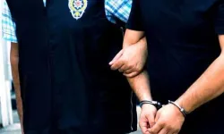 İzmir merkezli vatandaşlık soruşturmasında 3 şüpheli gözaltında