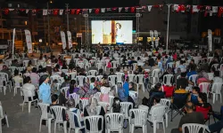 Mersin Tarsus'ta açık hava sinema keyfi