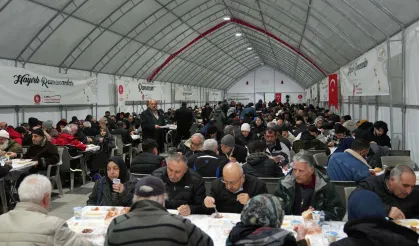 450 bin kişi iftar sofrasında buluştu
