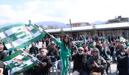 Bursa Osmangazi Meydanı'nda Bursaspor coşkusu
