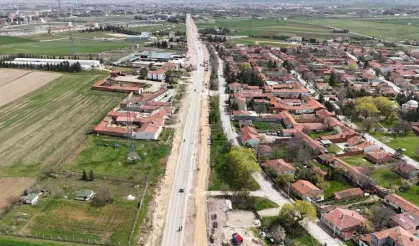 Eskişehir'de yollar genişliyor sürücülerin yüzü gülüyor