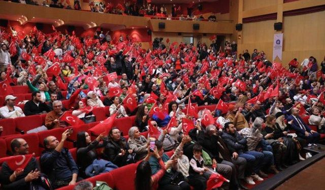Antalya'da Ustalara Saygı Konseri salona sığmadı